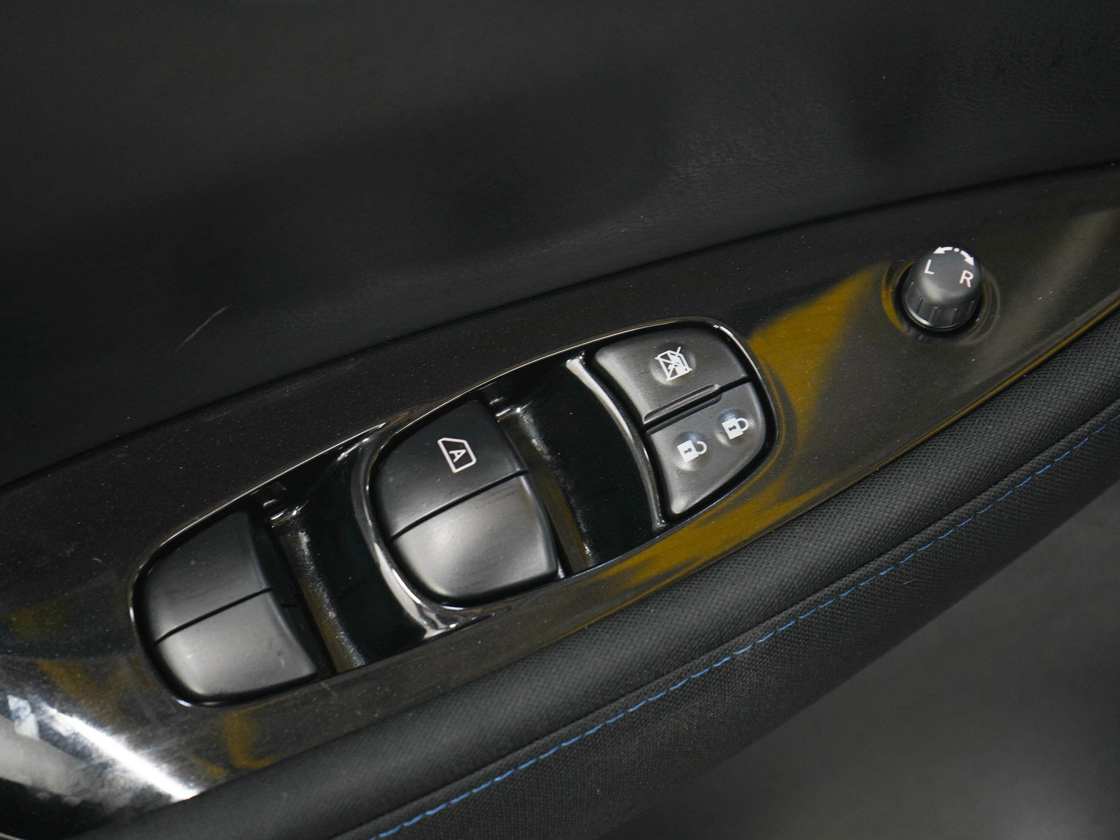 Used 2018 Nissan Leaf SV w/ SV Technology Package FWD image 20