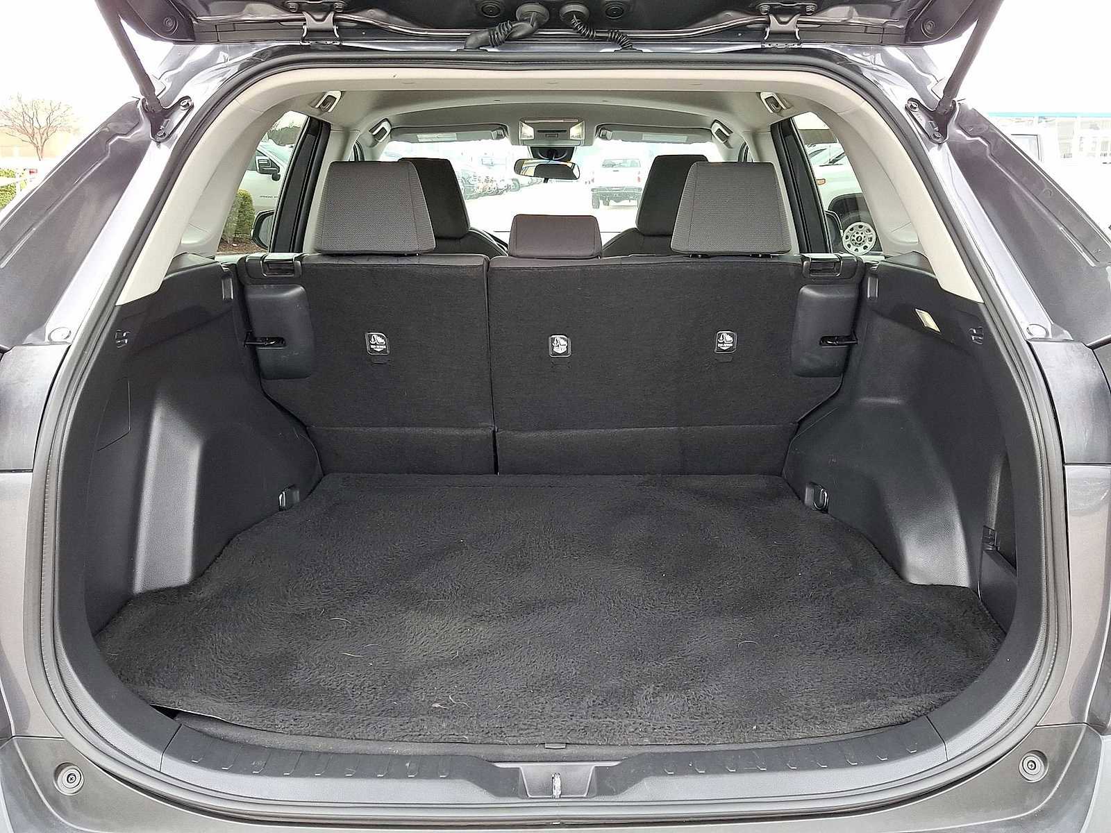 Used 2022 Toyota RAV4 XLE image 30