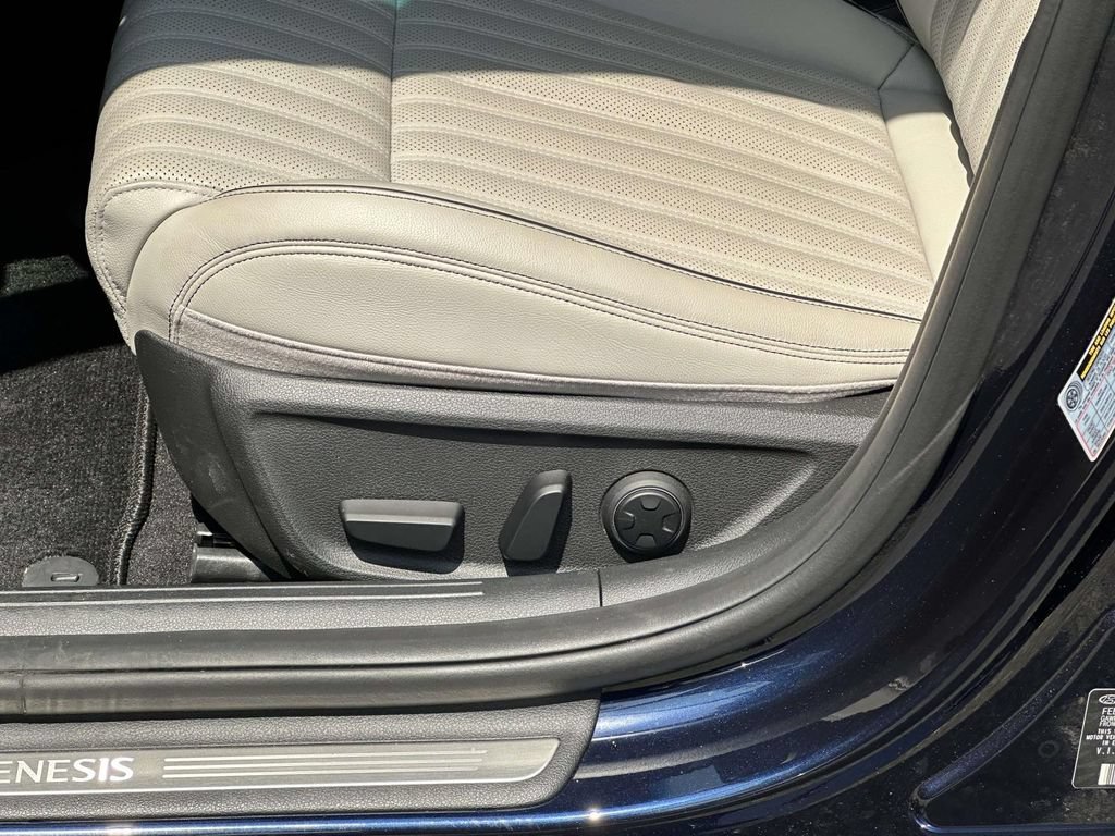 Used 2023 Genesis G70 2.0T w/ Sport Prestige Package AWD/4WD image 16