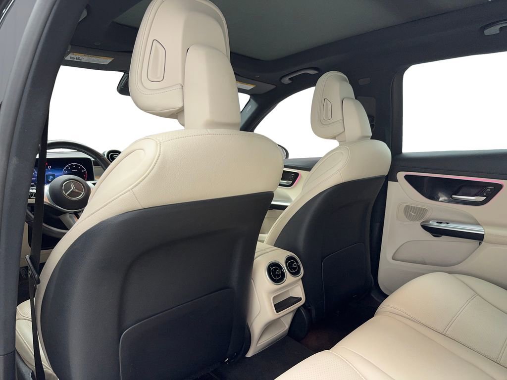 Used 2024 Mercedes-Benz GLC 300 4MATIC image 38