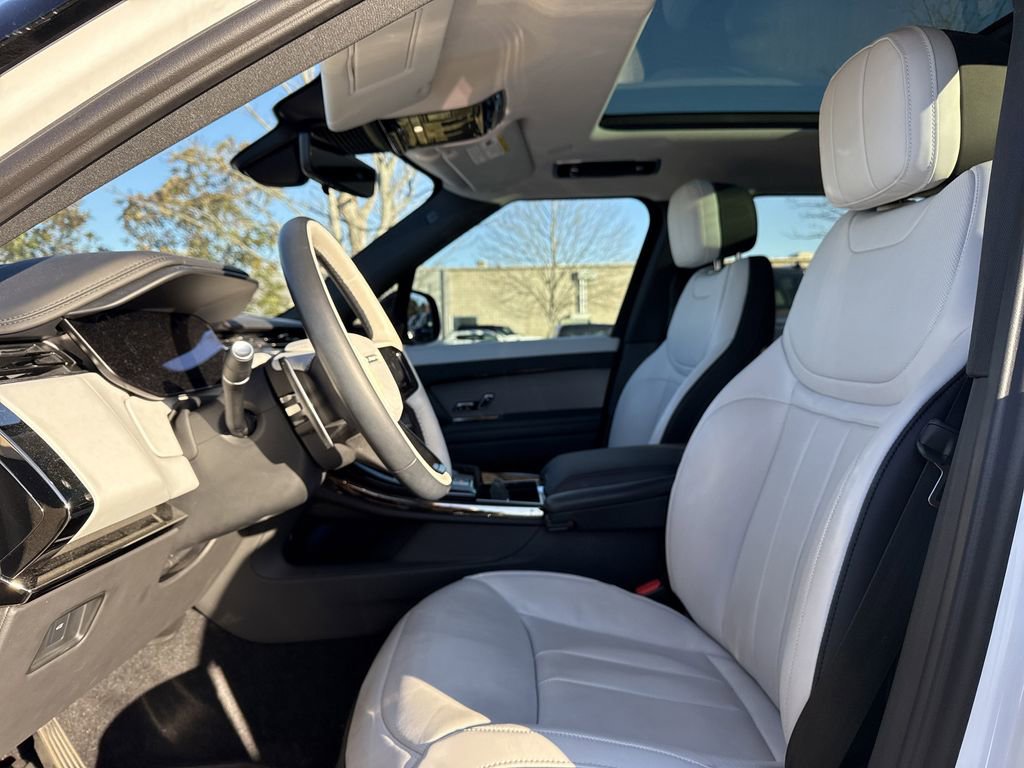 Used 2024 Land Rover Range Rover Sport Dynamic SE image 3