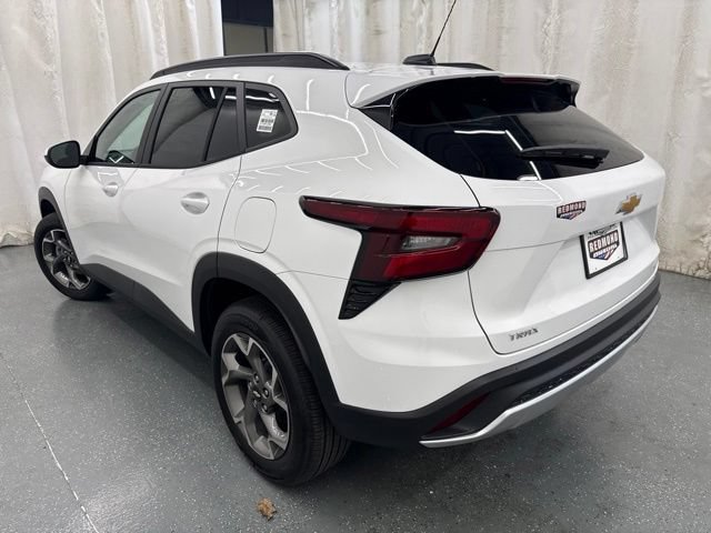 New 2026 Chevrolet Trax LT FWD image 6
