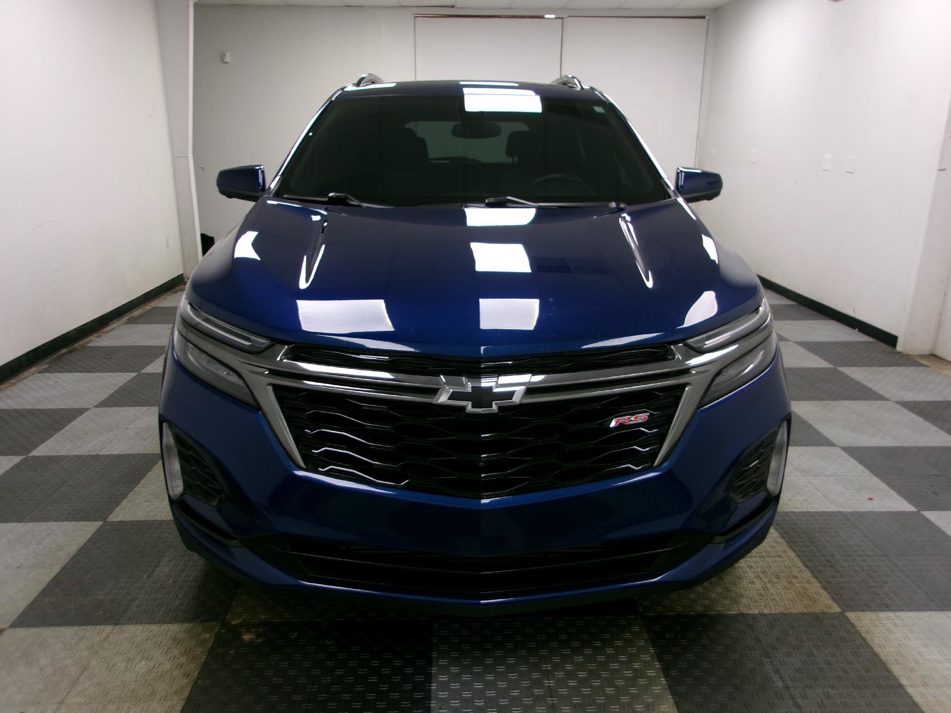 Used 2023 Chevrolet Equinox RS w/ RS Leather Package FWD image 16