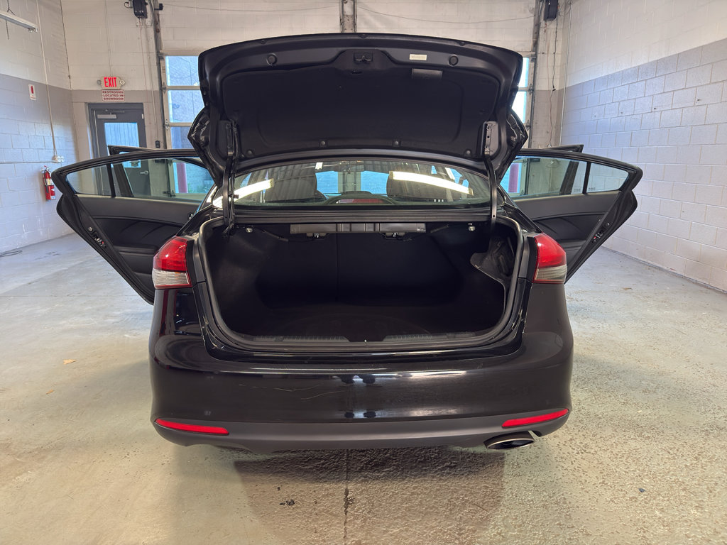 Used 2018 Kia Forte S w/ S Technology Package FWD image 11