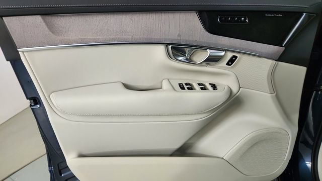 New 2026 Volvo XC90 T8 Ultra w/ Protection Package Premier AWD/4WD image 9