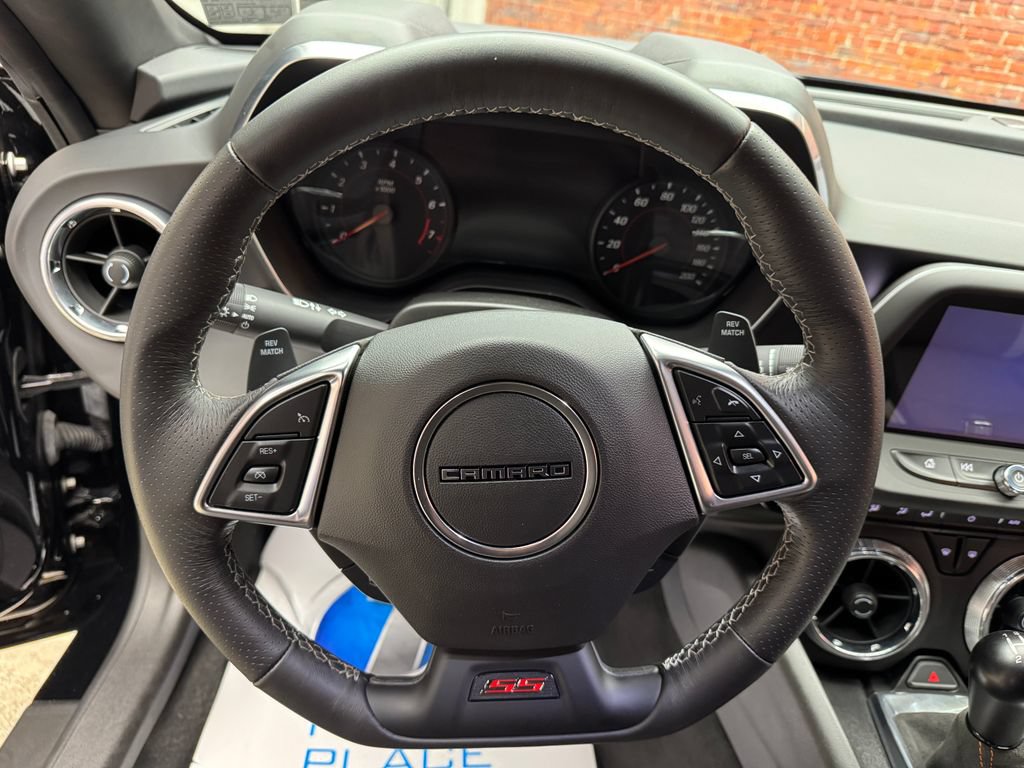 Used 2016 Chevrolet Camaro SS RWD image 13