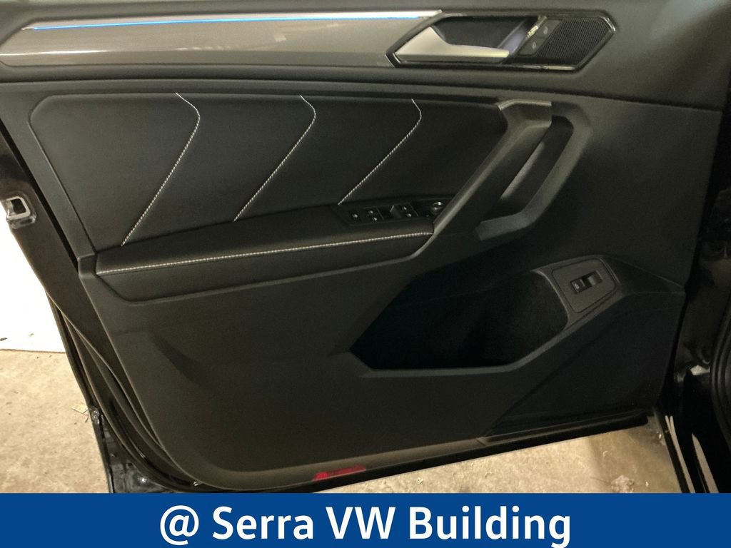 Used 2024 Volkswagen Tiguan SE R-Line AWD/4WD image 17
