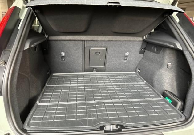 Used 2024 Volvo XC40 B5 Plus w/ Protection Package Premier AWD/4WD image 22