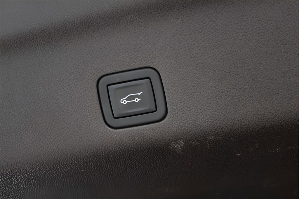 Used 2023 GMC Yukon SLT w/ Max Trailering Package image 31