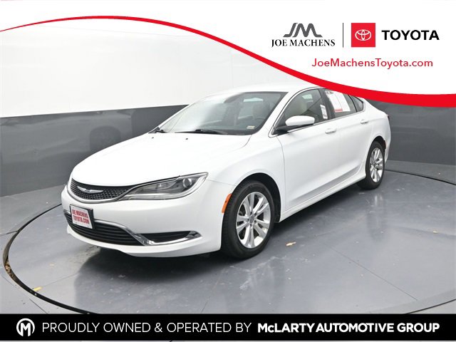 Used 2016 Chrysler 200 Limited image 1