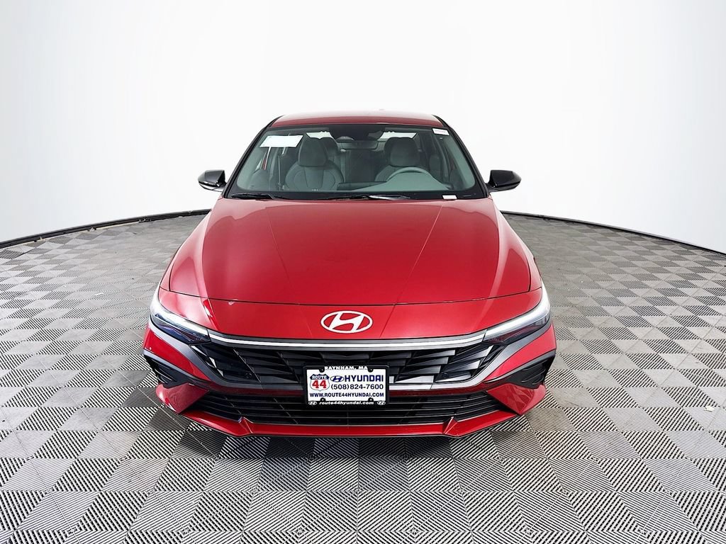New 2025 Hyundai Elantra SEL FWD image 11