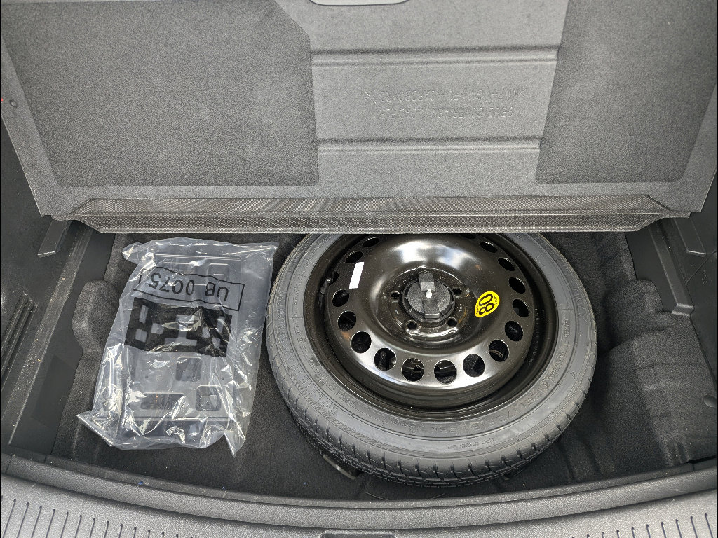 Used 2023 Buick Encore GX Preferred w/ Cold Weather Comfort Package FWD image 22