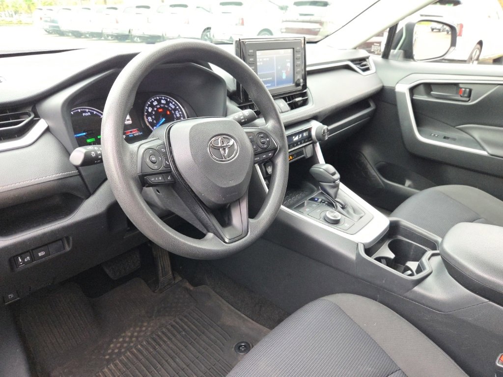 Used 2019 Toyota RAV4 LE image 7