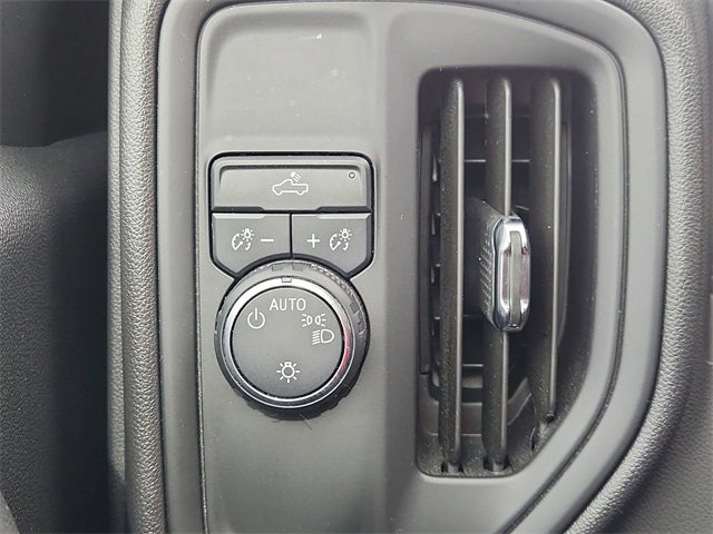 Used 2025 Chevrolet Silverado 1500 Custom image 17