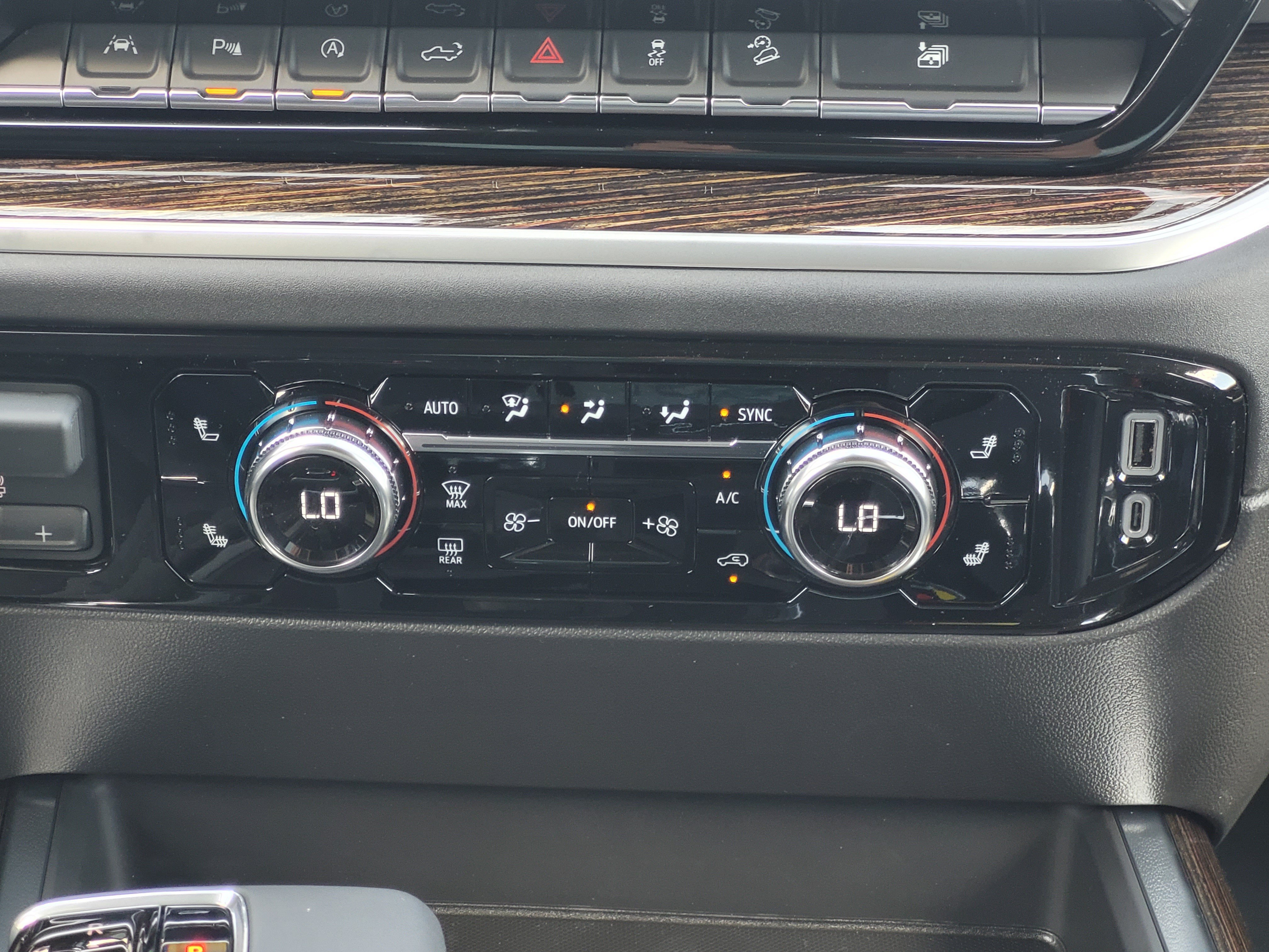 New 2026 GMC Sierra 1500 Elevation w/ Elevation Premium Package AWD/4WD image 15