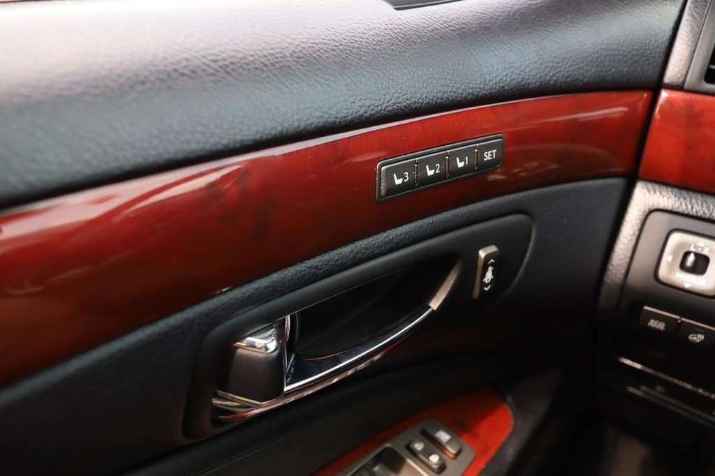 Used 2012 Lexus LS 460 w/ Comfort Pkg RWD image 24