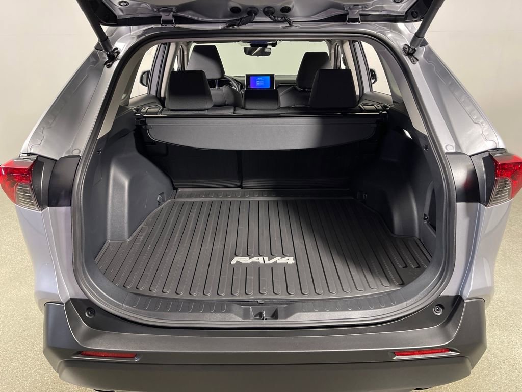 Used 2025 Toyota RAV4 XLE image 10