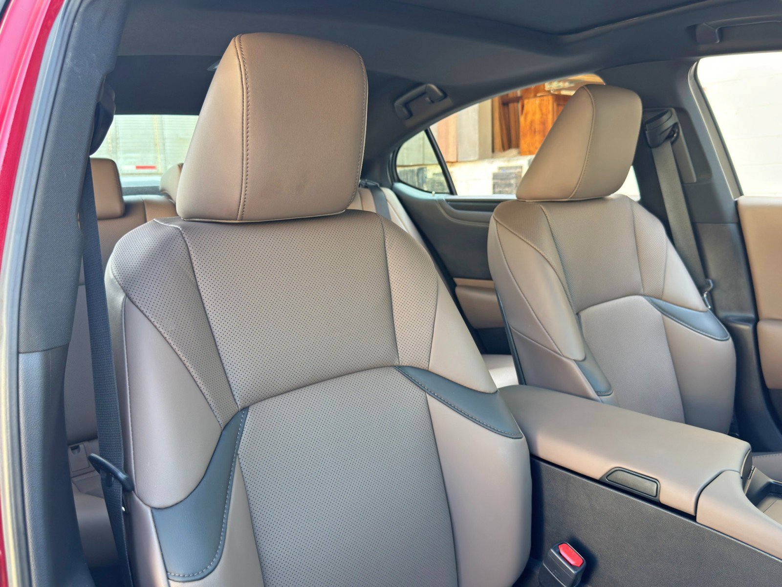 Used 2025 Lexus ES 300h w/ Premium Package FWD image 43