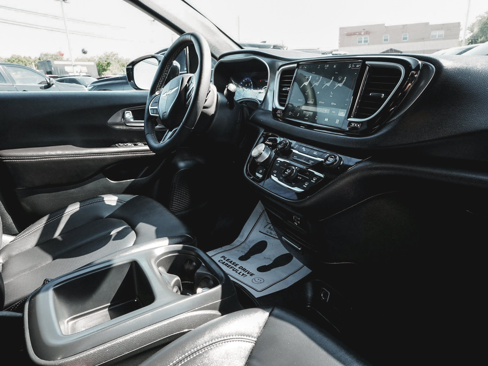 Used 2026 Chrysler Pacifica Select FWD image 27