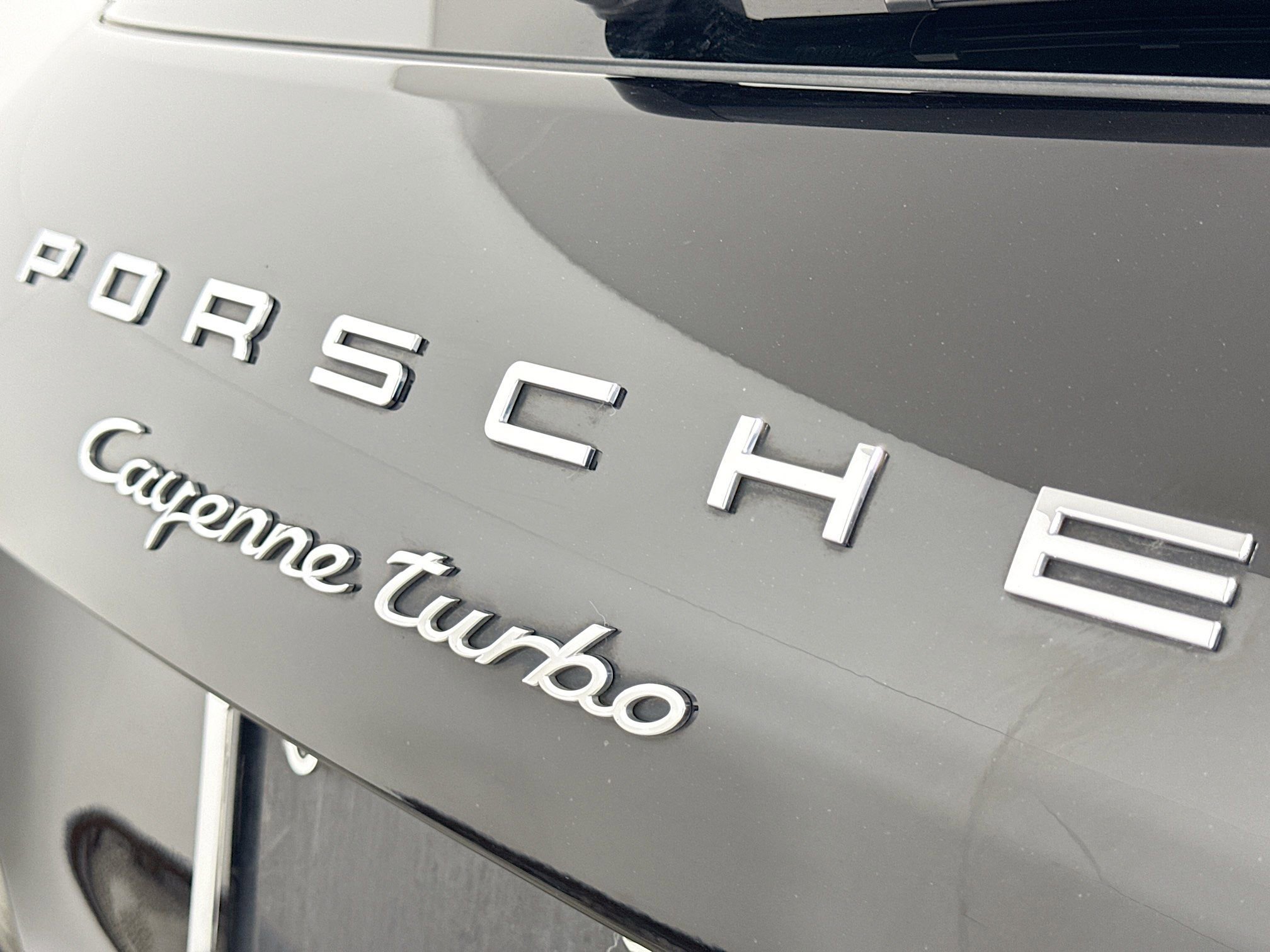 Used 2016 Porsche Cayenne Turbo AWD/4WD image 32