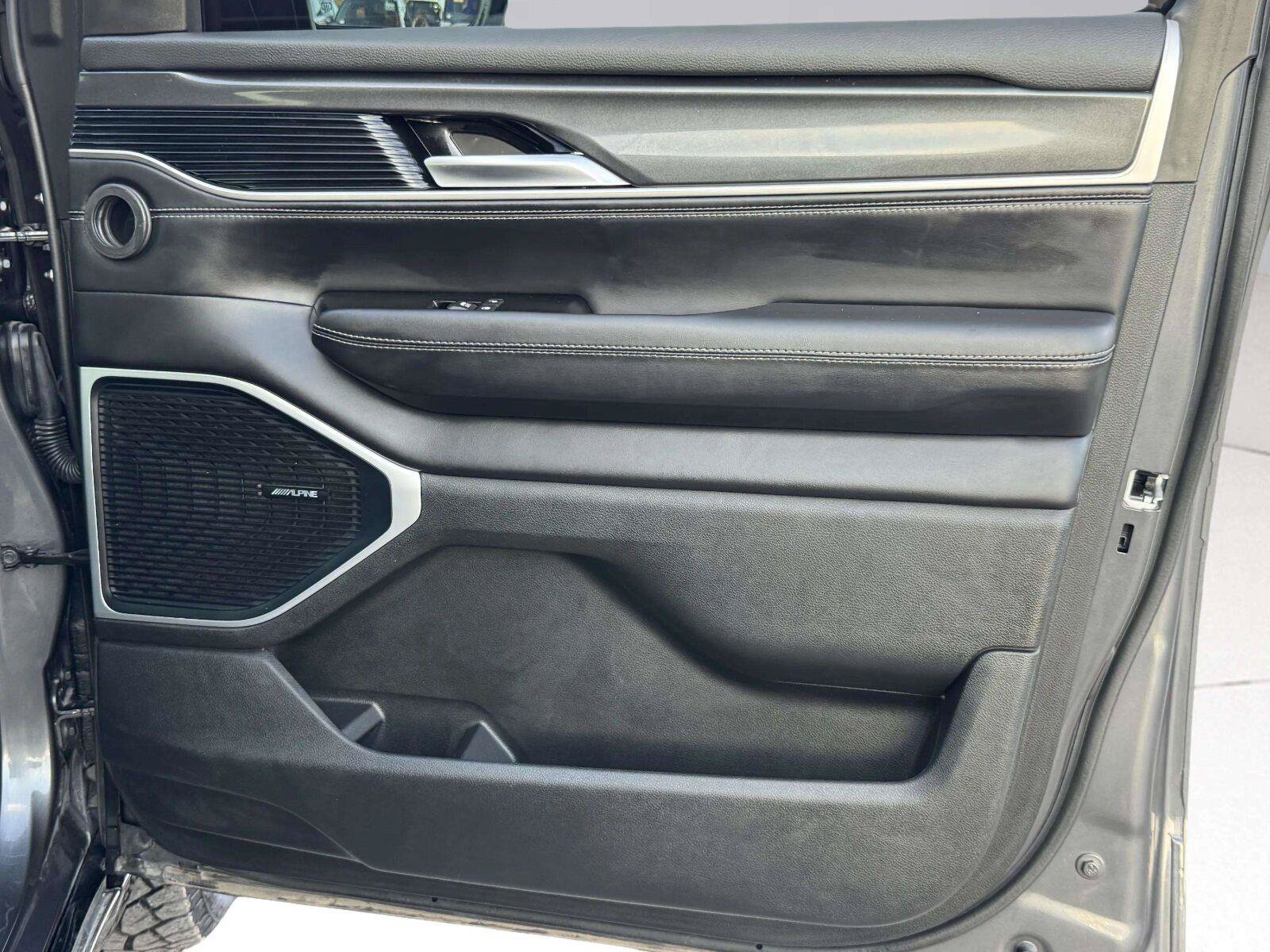 Used 2022 Jeep Wagoneer Series I AWD/4WD image 47