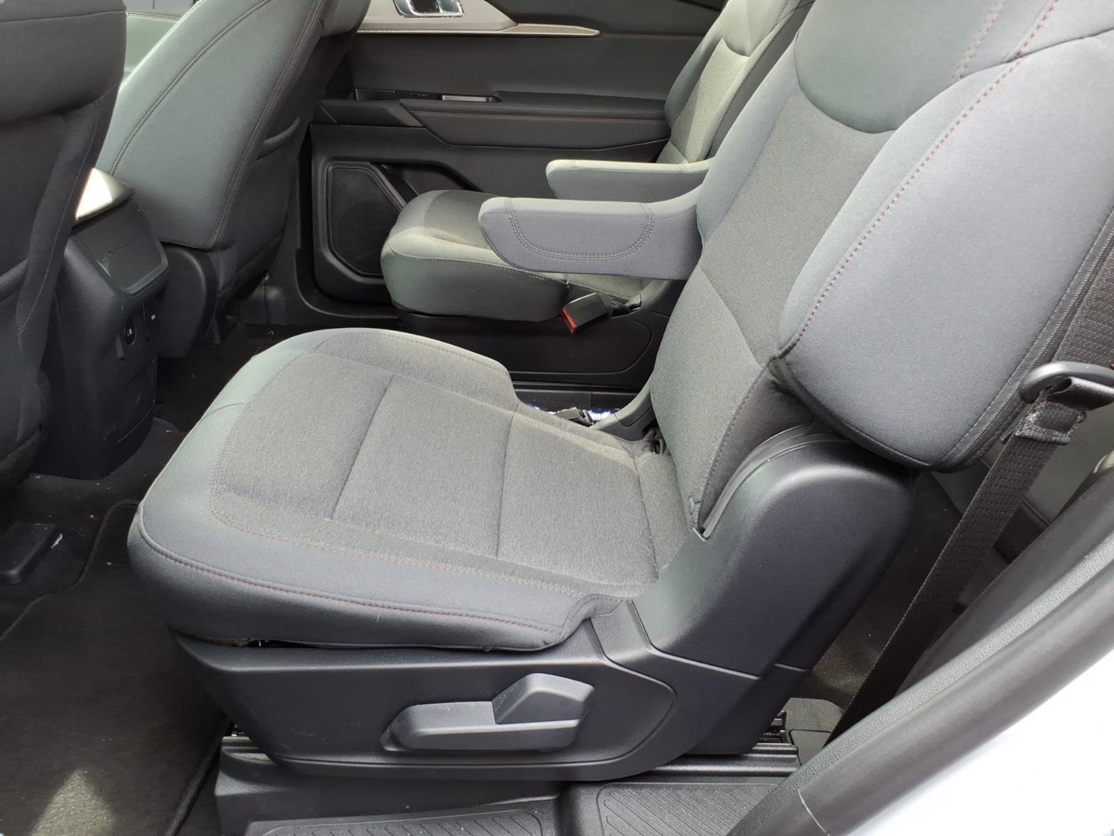 Used 2026 Ford Explorer Active image 8