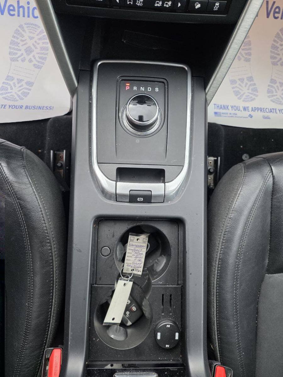 Used 2017 Land Rover Discovery Sport SE AWD/4WD image 17