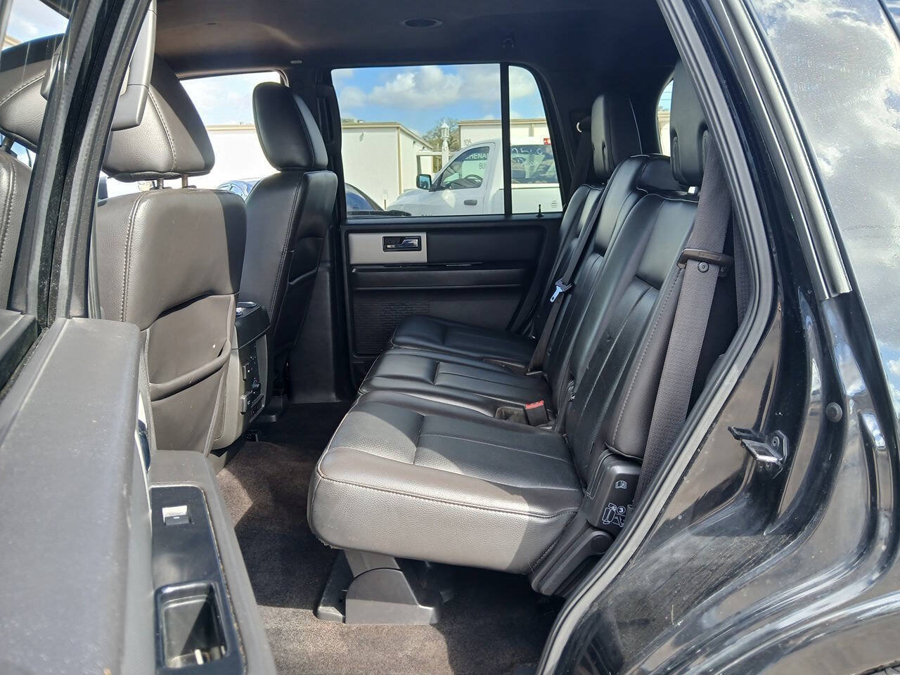 Used 2014 Ford Expedition Limited RWD image 6