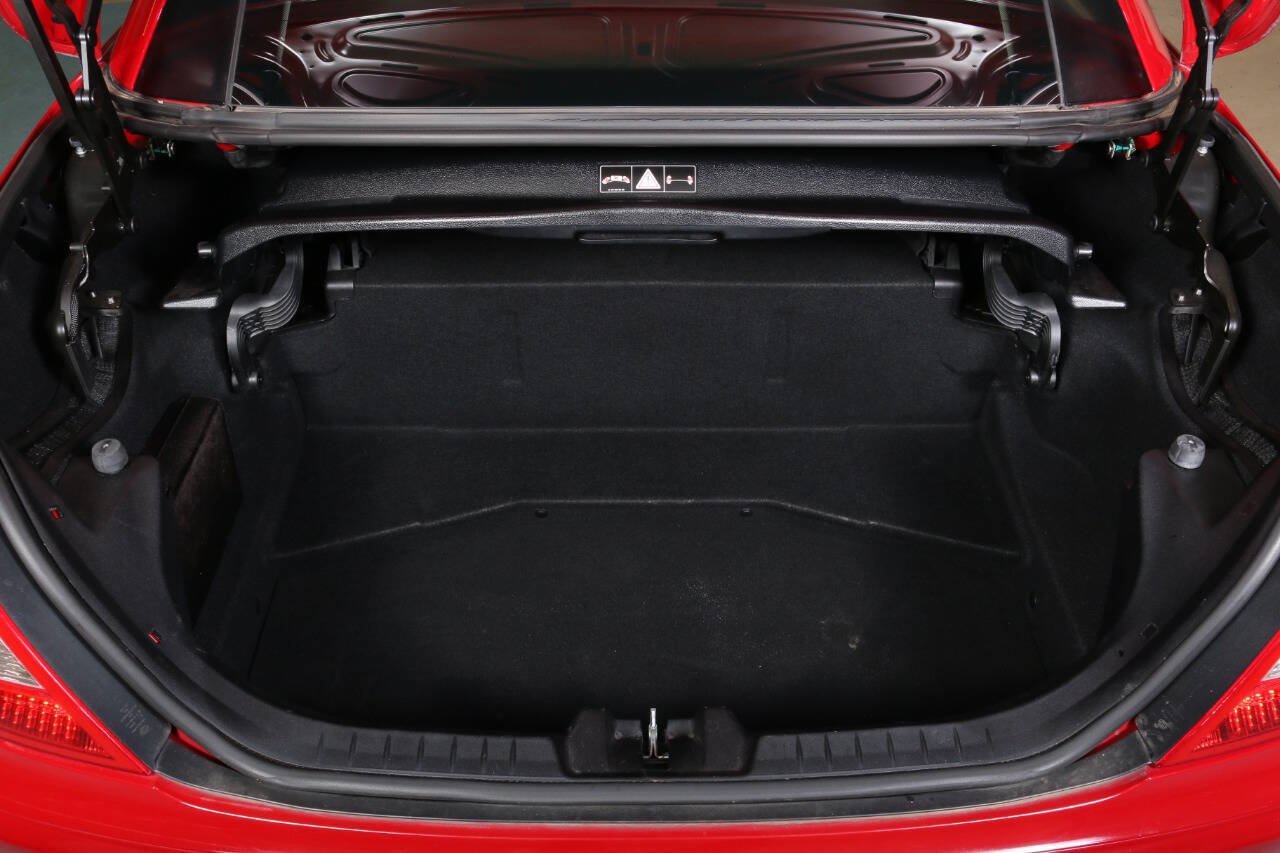 Used 2005 Mercedes-Benz SLK 350 w/ Entertainment Pkg image 27