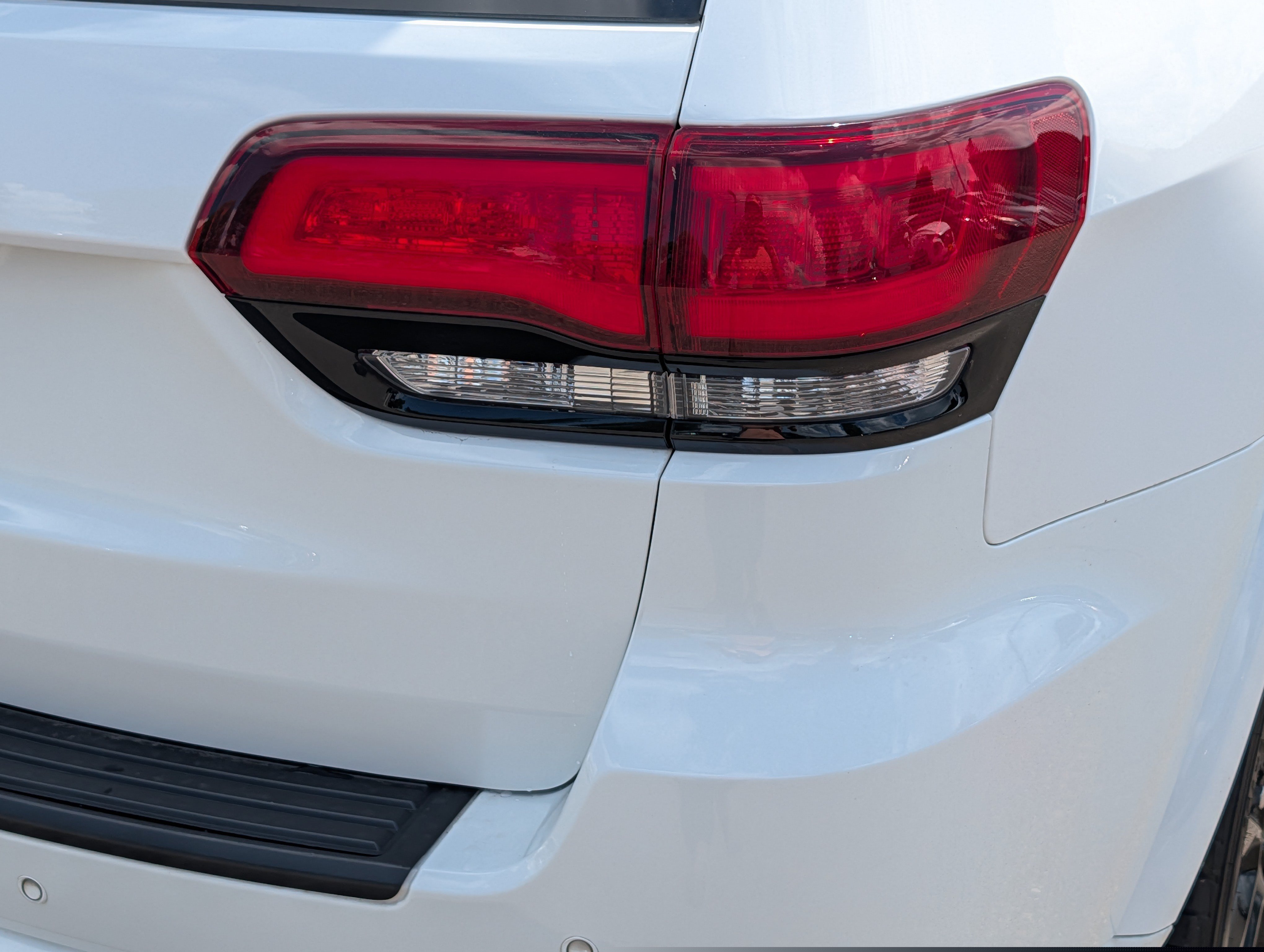 Used 2021 Jeep Grand Cherokee Laredo X AWD/4WD image 17