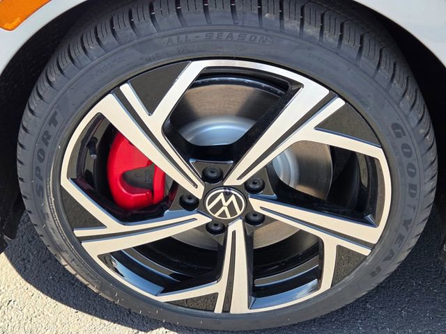 New 2026 Volkswagen GTI SE FWD image 5