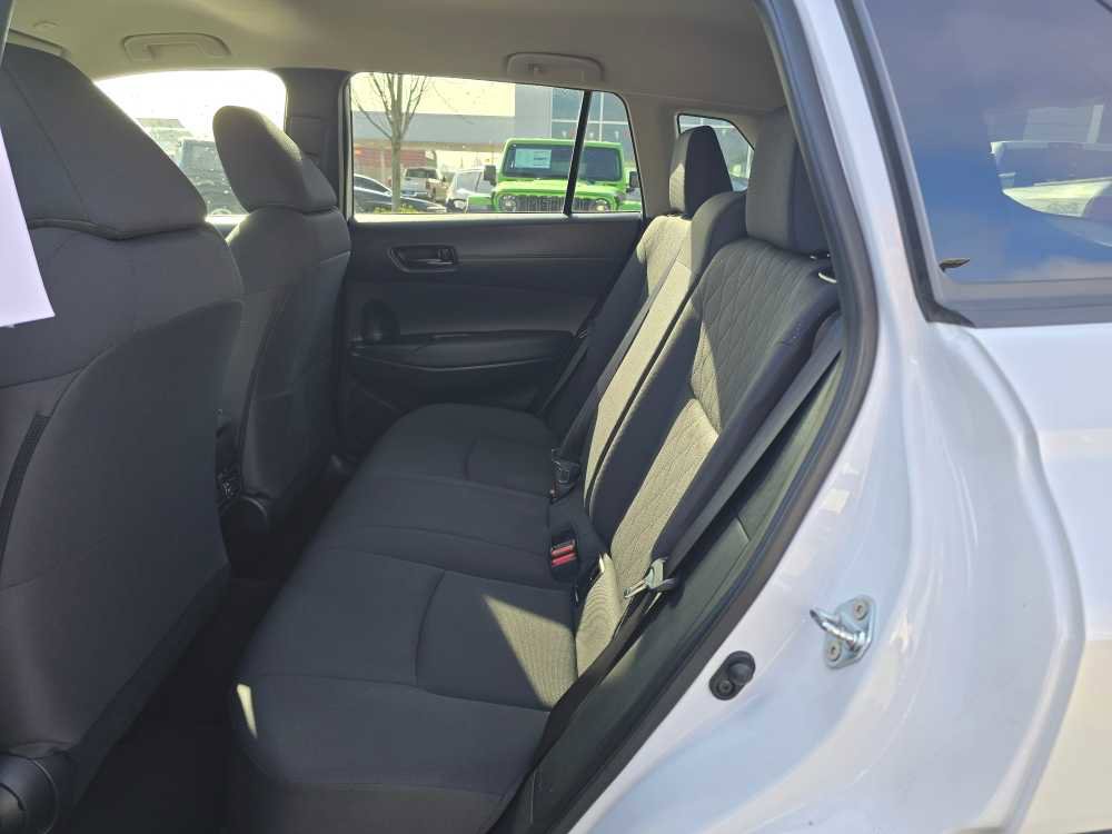 Used 2024 Toyota Corolla Cross LE image 16