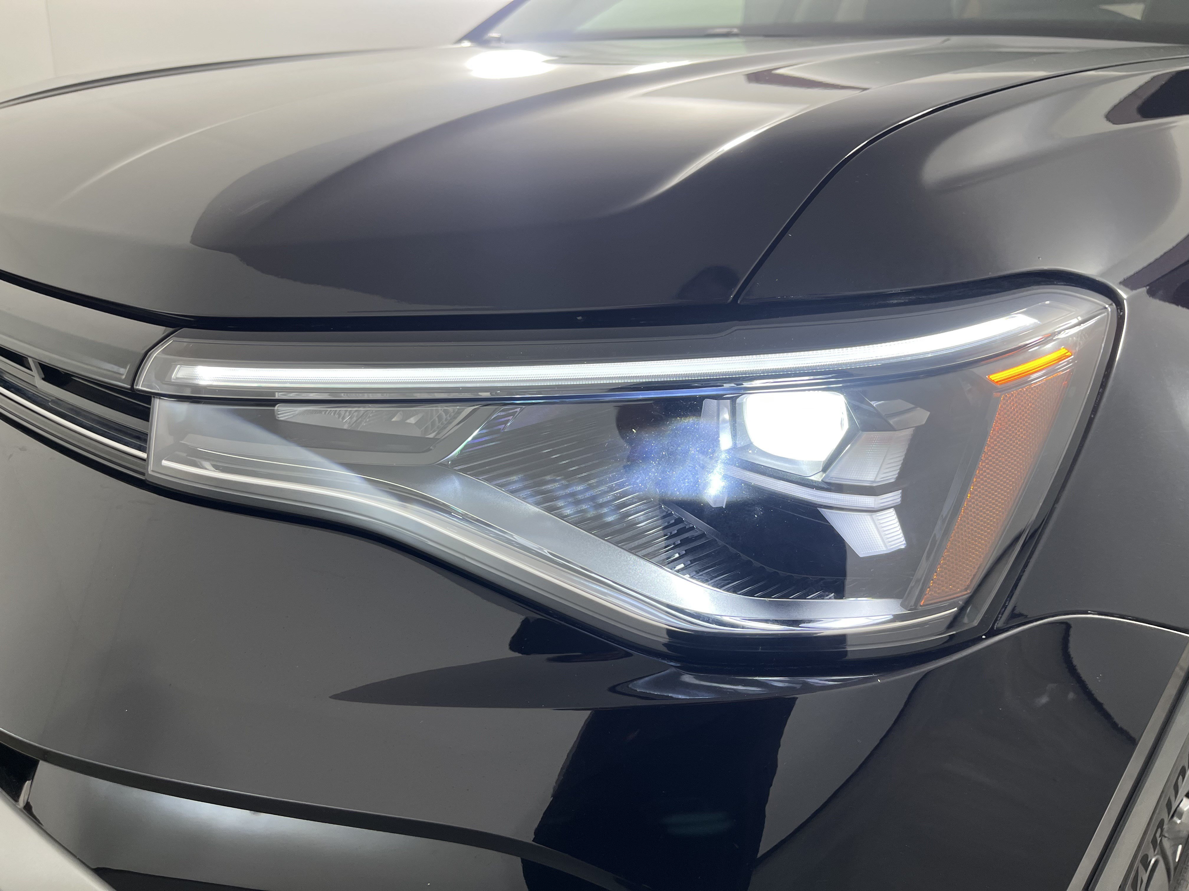 Certified 2025 Volkswagen Taos S FWD image 25