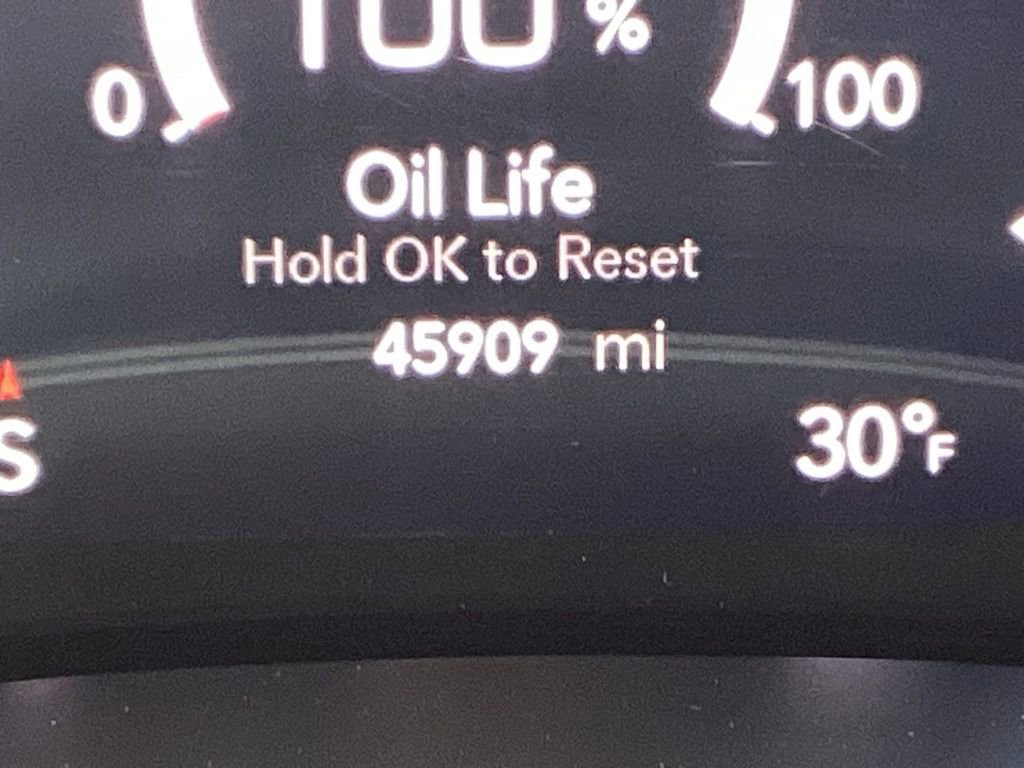 Used 2024 Chrysler Pacifica Touring-L image 4