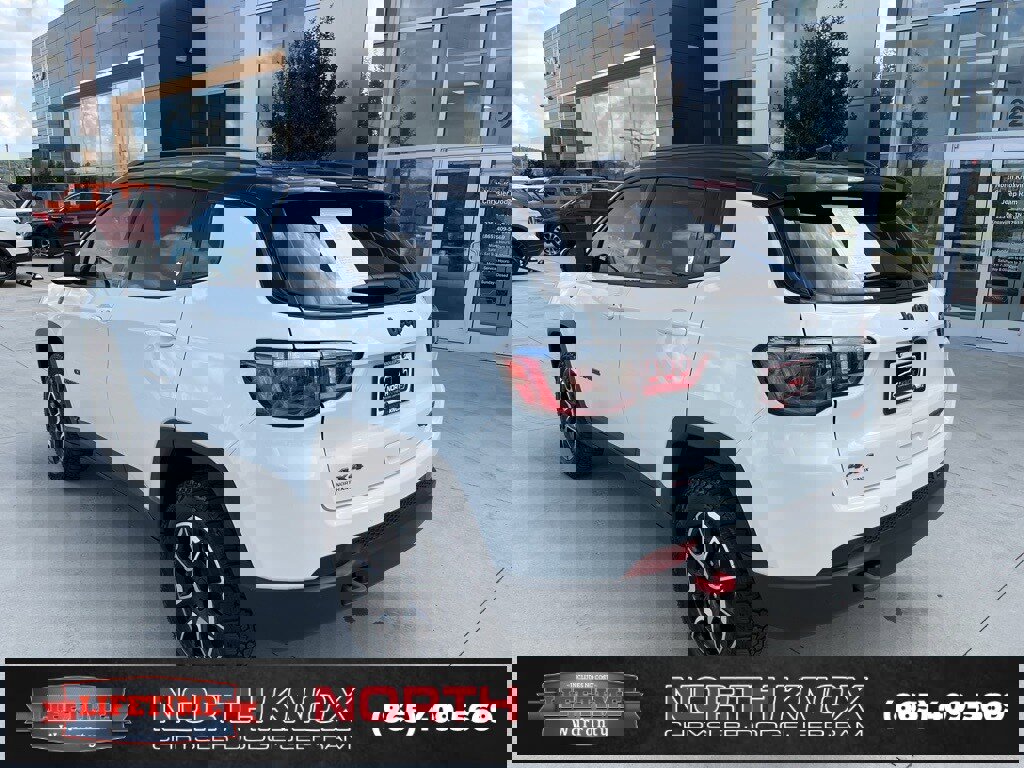 Used 2024 Jeep Compass Trailhawk image 17