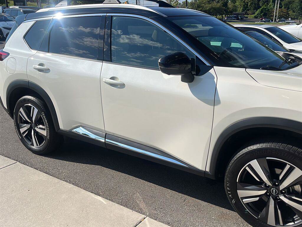 Used 2021 Nissan Rogue SL w/ Premium Package FWD image 5