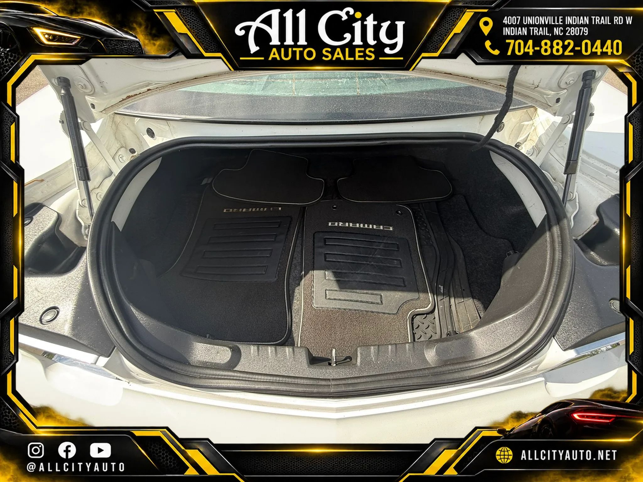 Used 2013 Chevrolet Camaro LT RWD image 37