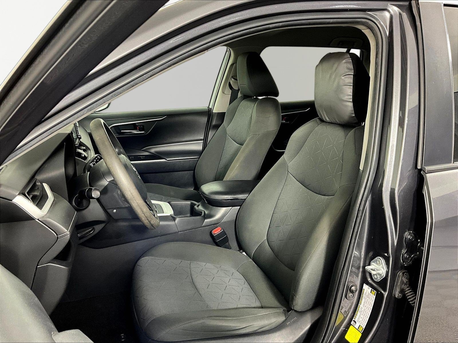 Used 2022 Toyota RAV4 XLE FWD image 21