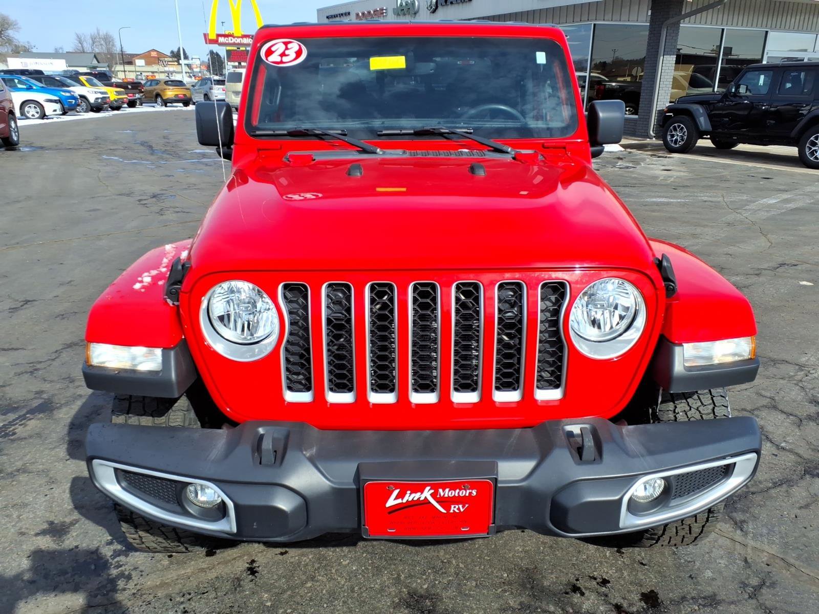 Used 2023 Jeep Gladiator Overland image 9