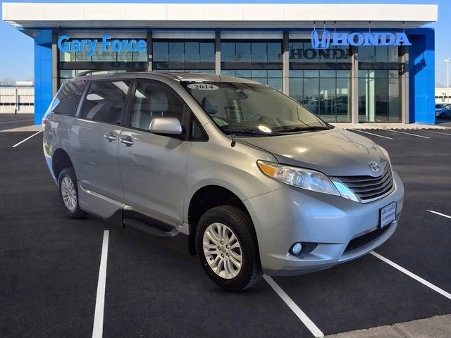 Used 2014 Toyota Sienna XLE FWD video 1