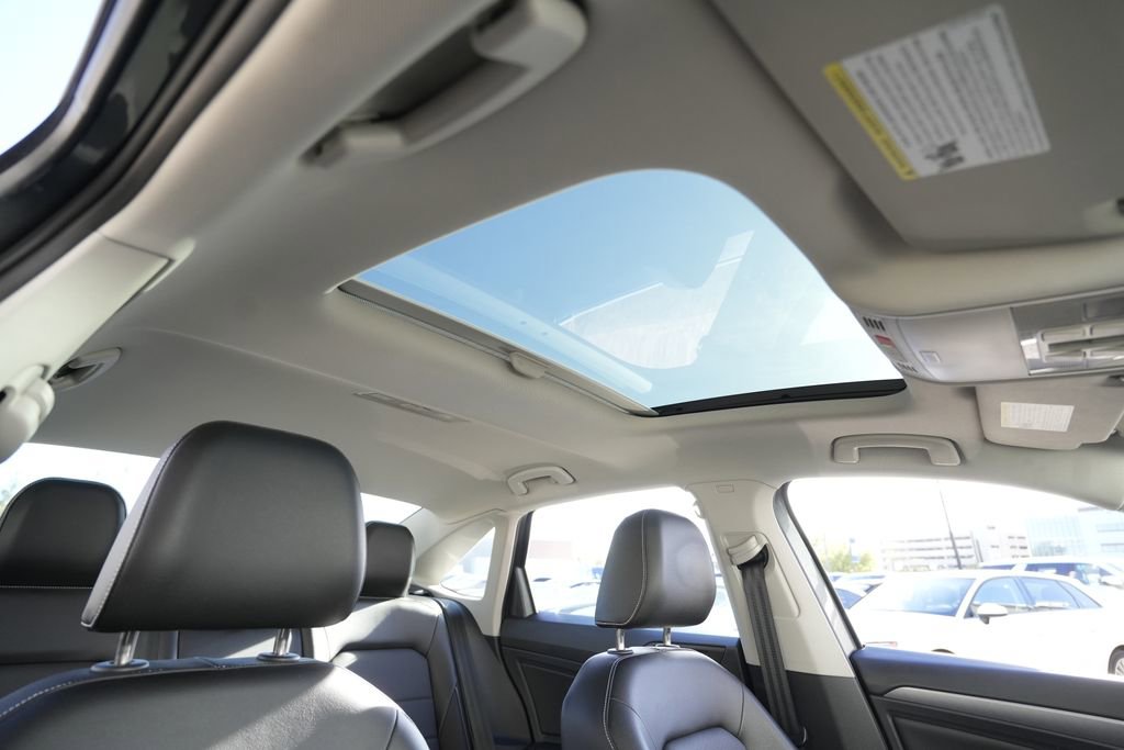 Used 2023 Volkswagen Jetta SE FWD image 32