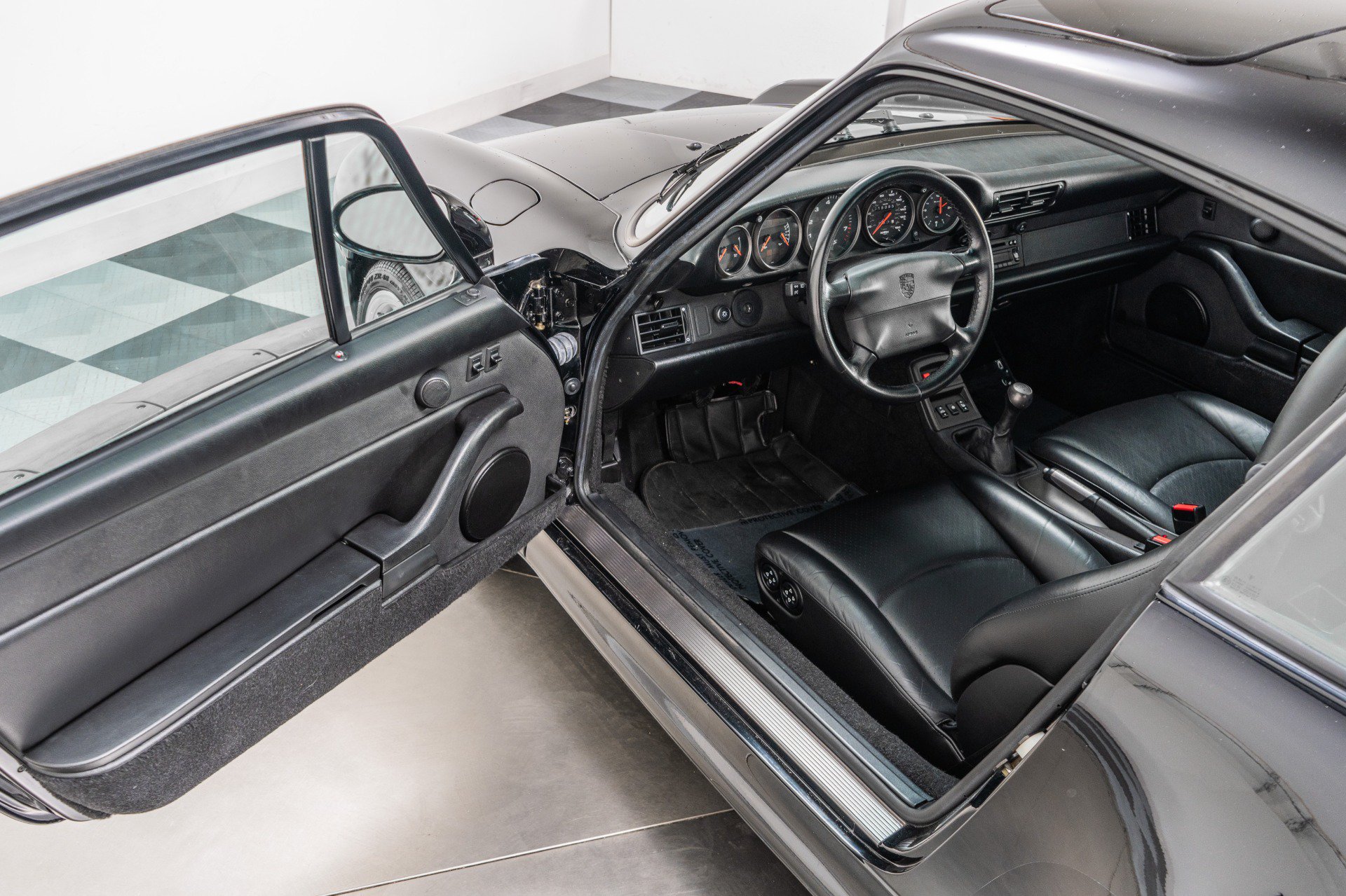 Used 1997 Porsche 911 Carrera S RWD image 22
