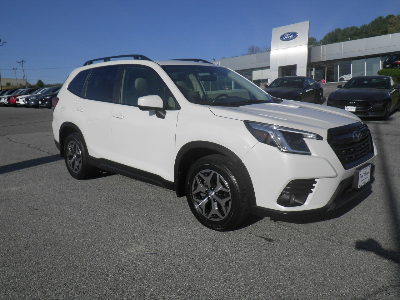 Used 2023 Subaru Forester Premium AWD/4WD image 7
