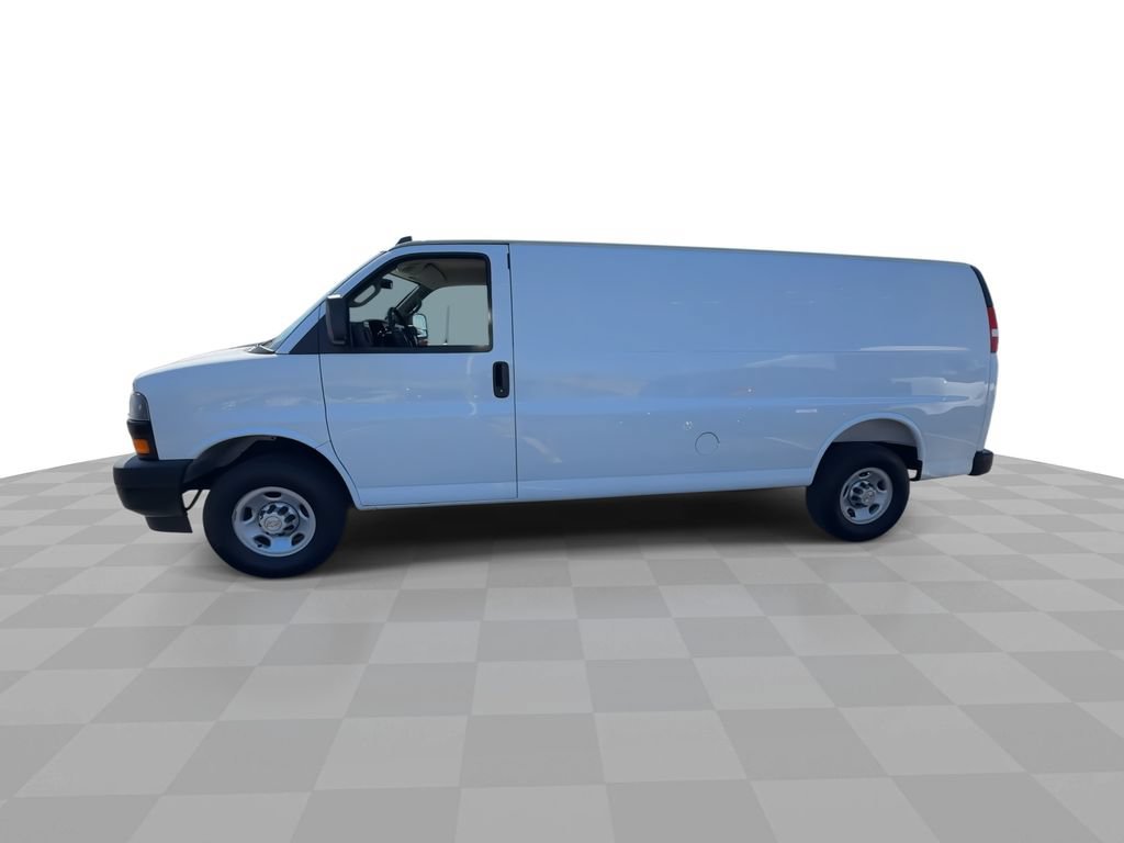 Used 2025 Chevrolet Express 2500 Extended w/ Driver Convenience Package RWD image 5