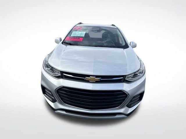 Used 2022 Chevrolet Trax LT w/ LT Convenience Package image 8