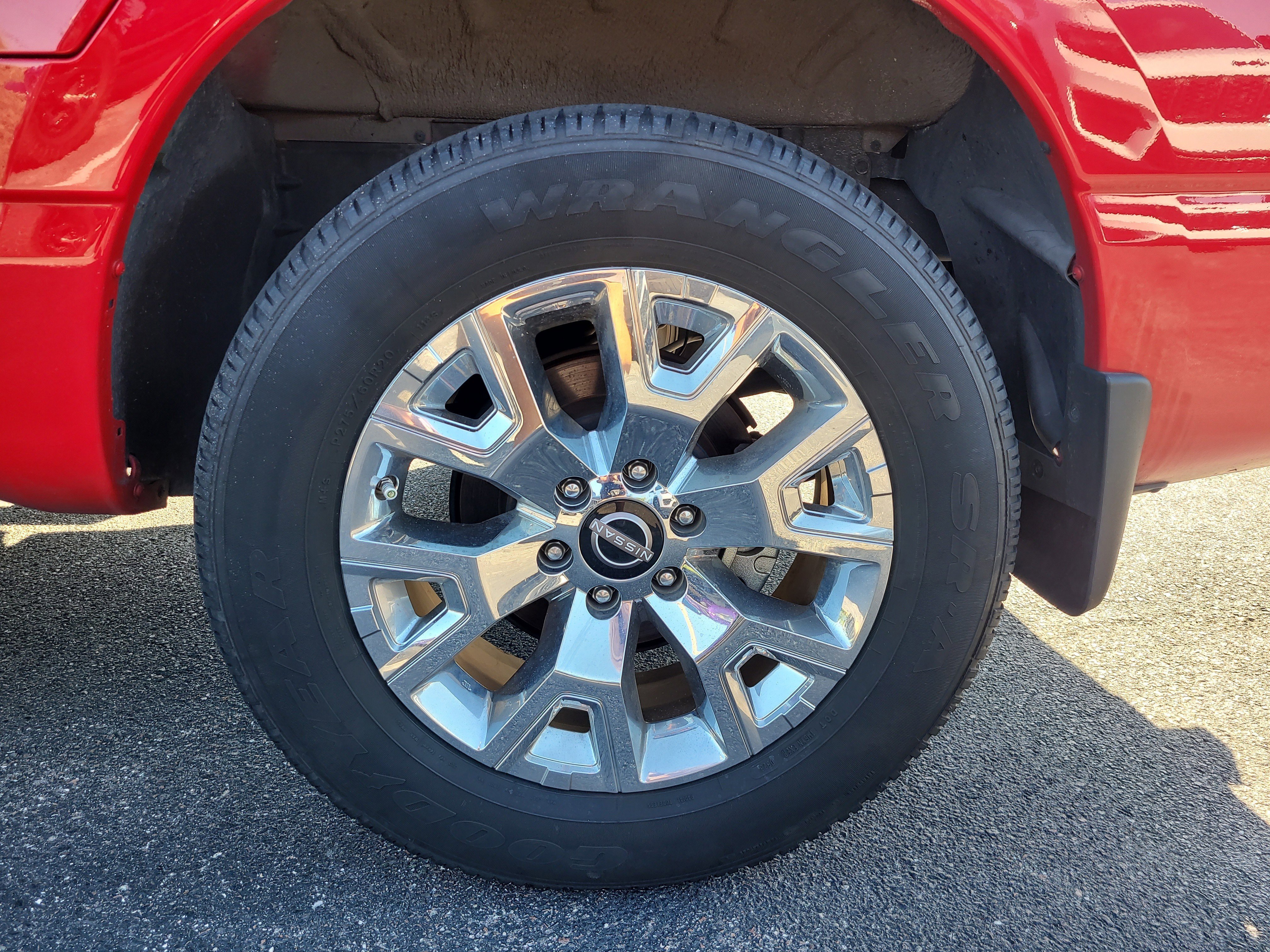 Used 2023 Nissan Titan SV w/ SV Convenience Package RWD image 9