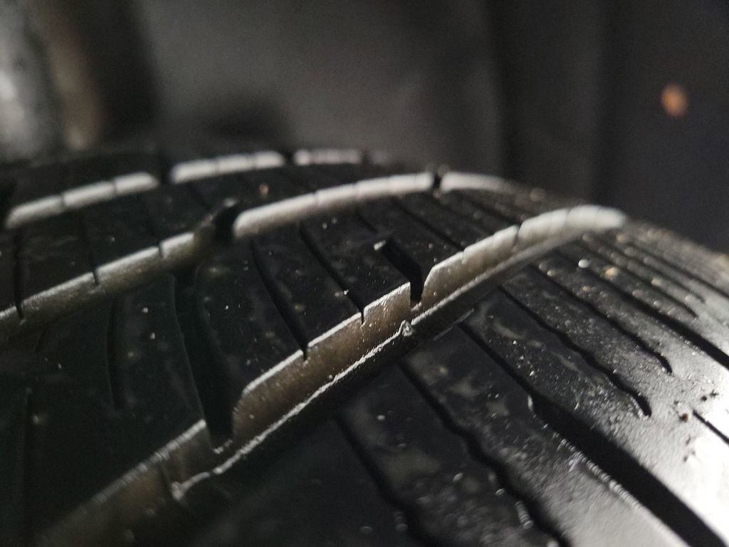 Used 2021 Volkswagen Tiguan SE w/ Panoramic Sunroof Package image 11