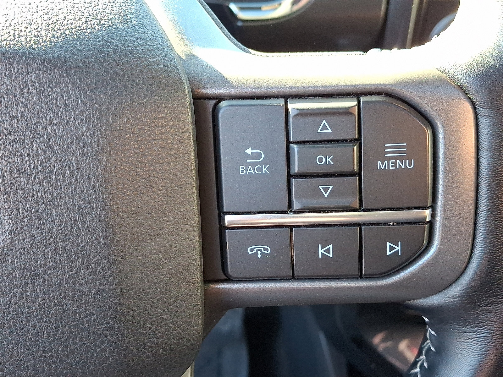 Certified 2022 Ford F150 Lariat w/ Equipment Group 502A High image 24