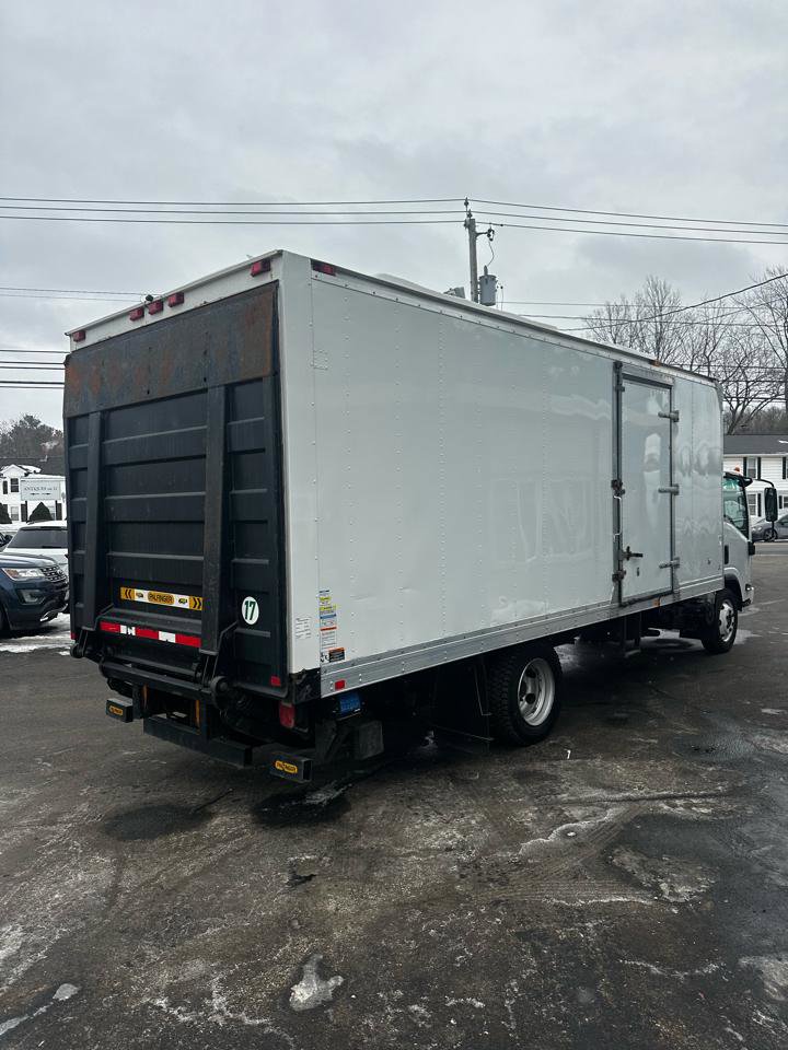 Used 2019 Isuzu NPR image 5
