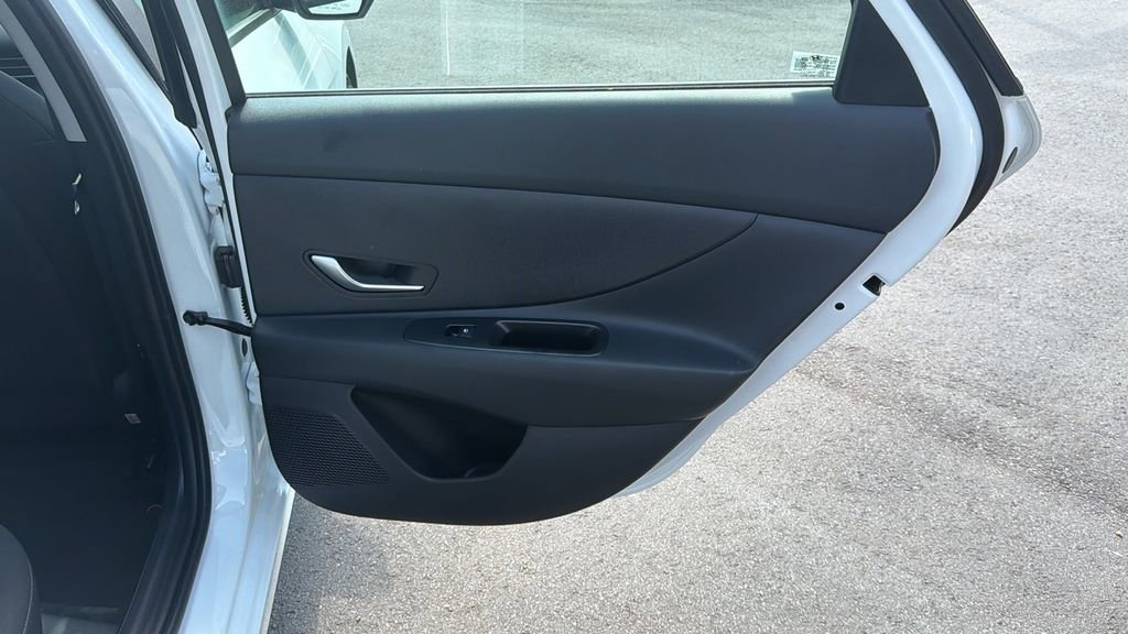 New 2026 Hyundai Elantra SE w/ Cargo Package image 16